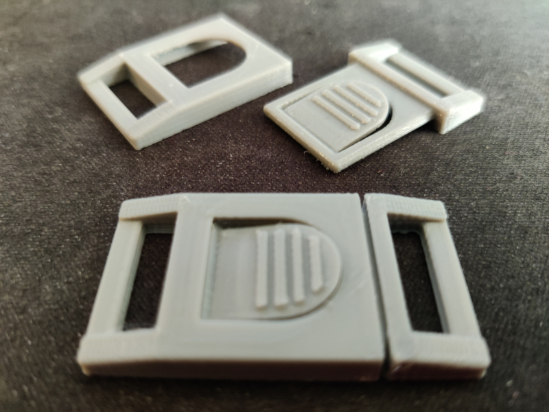 Small locking clasps